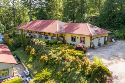 5900 5918 Spriggs Road, Madeira Park, BC, Madeira Park — Single Family Residence for sale