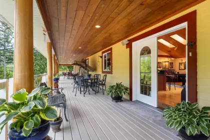 5900 5918 Spriggs Road, Madeira Park, BC, Madeira Park — Single Family Residence for sale