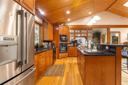 5900 5918 Spriggs Road, Madeira Park, BC, Madeira Park — Single Family Residence for sale