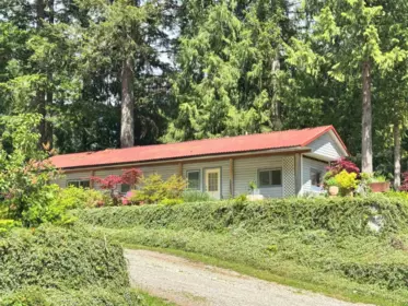 Garden / Landscaping Photo of 5900 5918 Spriggs Road, Madeira Park, BC