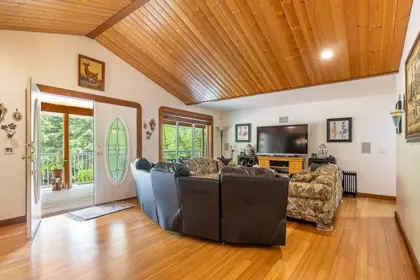 Kitchen Island Photo of 5900 5918 Spriggs Road, Madeira Park, BC