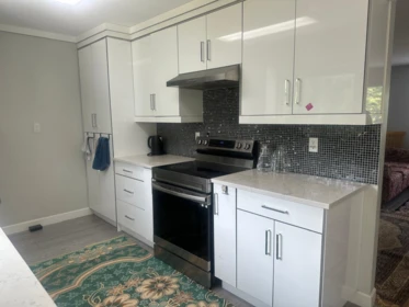 Kitchen Island Photo of 18254 56a Avenue, Surrey, BC