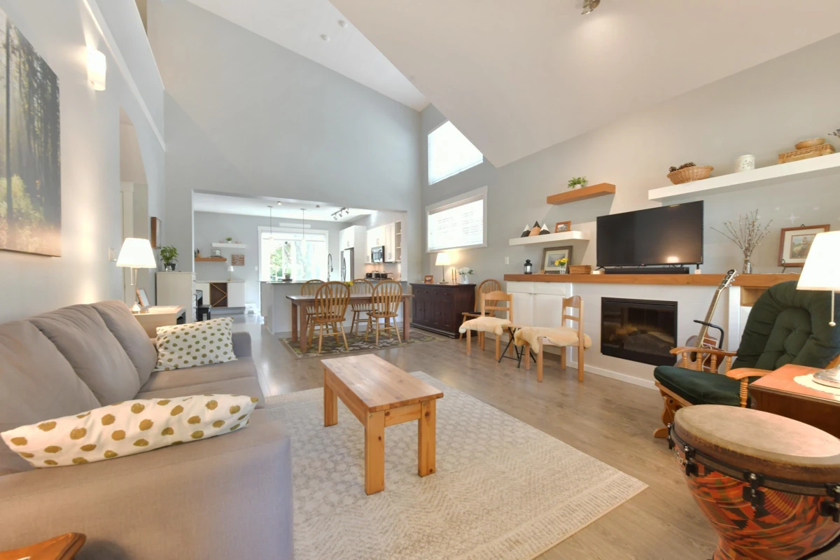 Dining Area Photo of 92 6450 187 Street, Surrey, BC