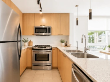 Kitchen Island Photo of 701 39 Sixth Street, New Westminster, BC