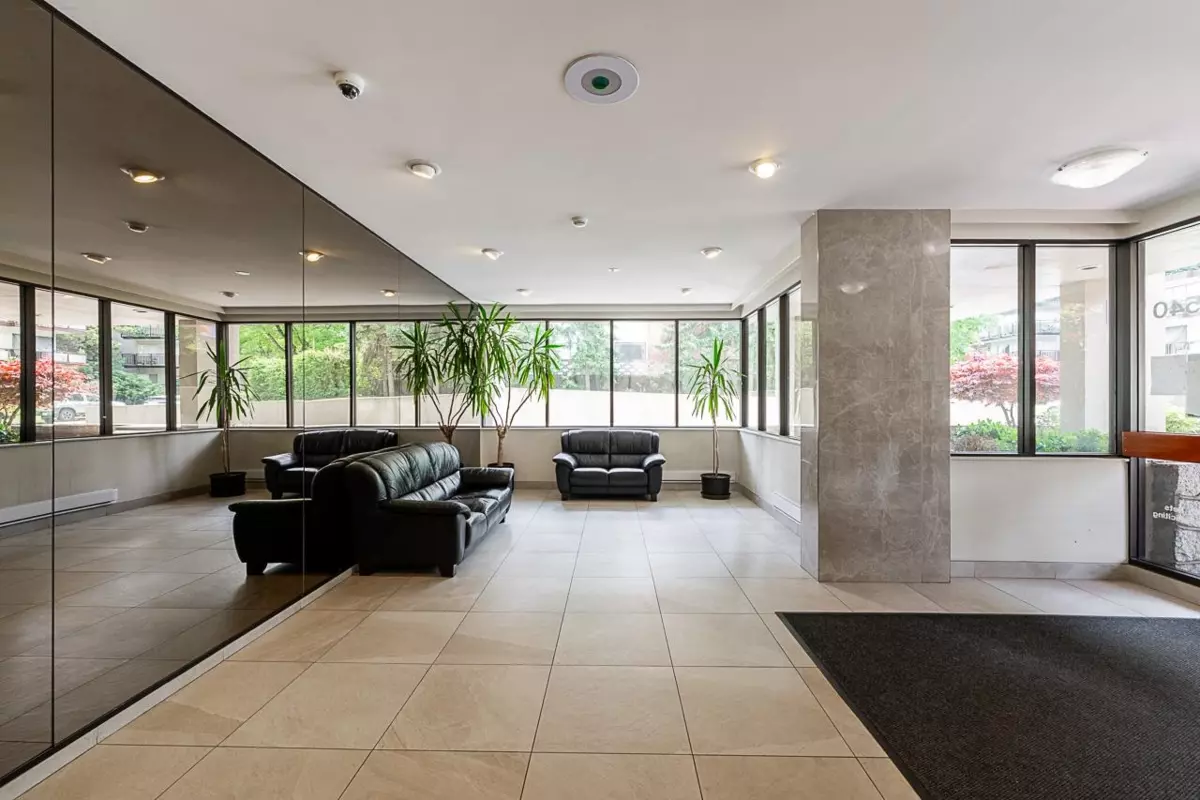Family Room Photo of 2505 6540 Burlington Avenue, Burnaby, BC
