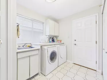 Guest Bathroom Photo of 4368 Craigflower Drive, Richmond, BC
