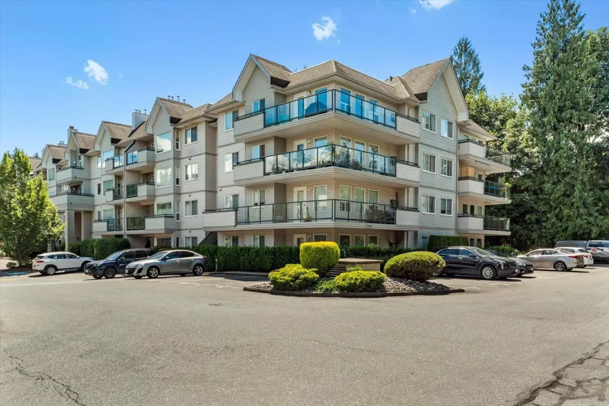 Family Room Photo of 404 33708 King Road, Abbotsford, BC