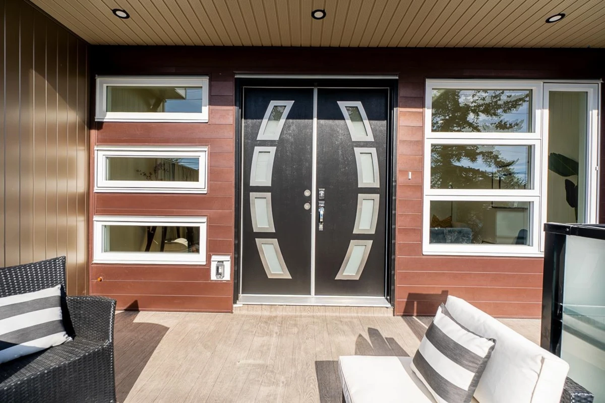 Living Room Photo of 7474 124 Street, Surrey, BC