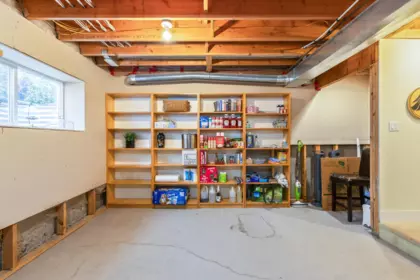 Hallway Photo of 6880 190 Street, Surrey, BC
