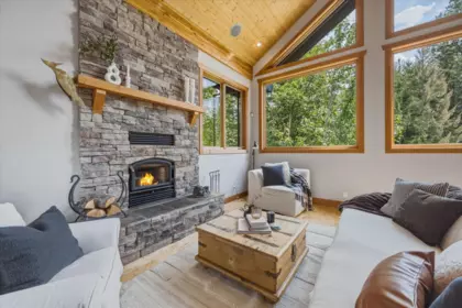 8633 Forest Ridge Drive, Whistler, BC, Whistler — Single Family Residence for sale
