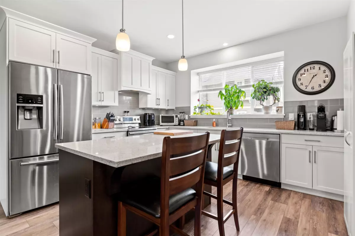 Dining Area Photo of 21 4295 Old Clayburn Road, Abbotsford, BC