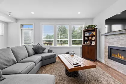 Breakfast Nook Photo of 21 4295 Old Clayburn Road, Abbotsford, BC
