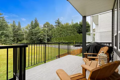 Entry Foyer Photo of 21 4295 Old Clayburn Road, Abbotsford, BC