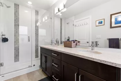 Guest Bathroom Photo of 21 4295 Old Clayburn Road, Abbotsford, BC