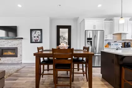 Kitchen Island Photo of 21 4295 Old Clayburn Road, Abbotsford, BC