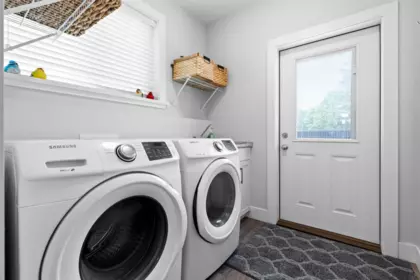 Laundry Room Photo of 21 4295 Old Clayburn Road, Abbotsford, BC