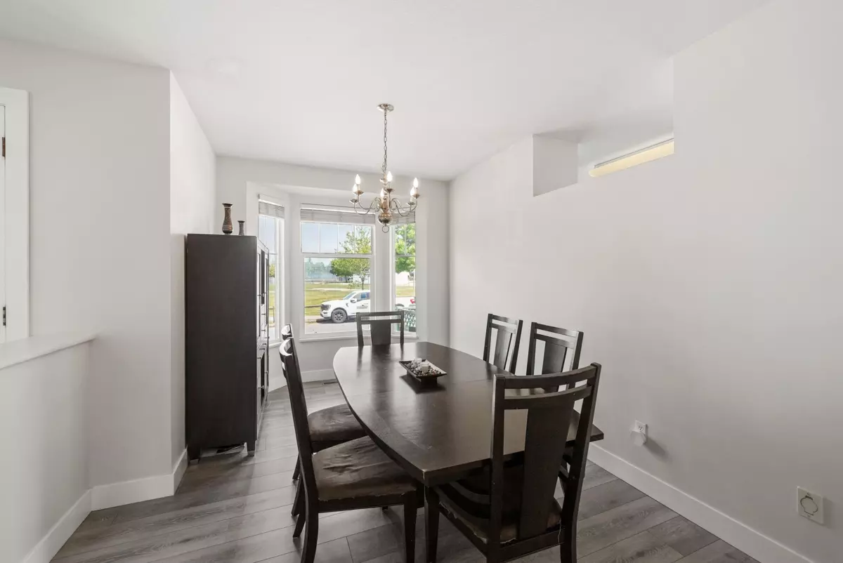 Dining Area Photo of 18568 64b Avenue, Surrey, BC