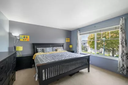 Walk-In Closet Photo of 18568 64b Avenue, Surrey, BC