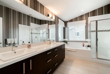 Hallway Photo of 10495 248 Street, Maple Ridge, BC