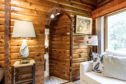 Breakfast Nook Photo of 542 Park Drive, Cultus Lake, BC