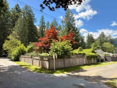 Garden / Landscaping Photo of 542 Park Drive, Cultus Lake, BC