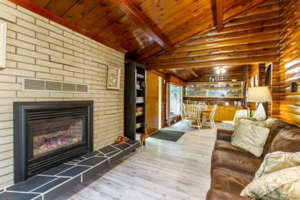 Kitchen Island Photo of 542 Park Drive, Cultus Lake, BC