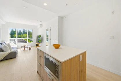 Kitchen Photo of 513 3596 Malsum Drive, North Vancouver, BC