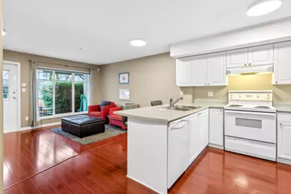 Kitchen Island Photo of 36 2927 Fremont Street, Port Coquitlam, BC
