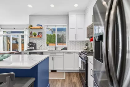 Kitchen Photo of 14974 59 Avenue, Surrey, BC