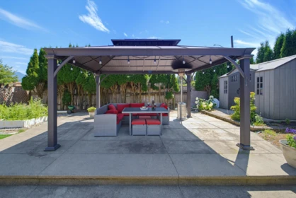 Backyard Photo of 45780 Berkeley Avenue, Chilliwack, BC