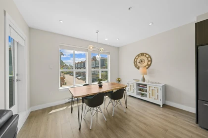 Breakfast Nook Photo of 1 24086 104 Avenue, Maple Ridge, BC
