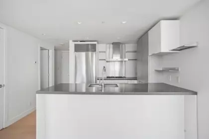 2206 788 Richards Street, Vancouver, BC, Vancouver — Apartment/Condo for sale