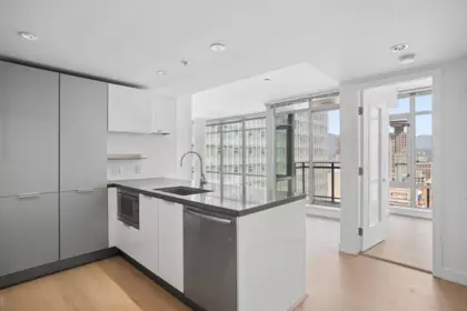 2206 788 Richards Street, Vancouver, BC, Vancouver — Apartment/Condo for sale