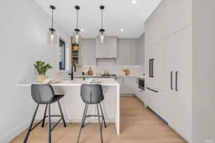 Breakfast Nook Photo of 4 2316 Cliff Avenue, Burnaby, BC