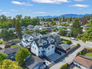 Neighborhood Park Photo Near 4 2316 Cliff Avenue, Burnaby, BC