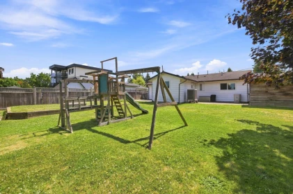 Front Yard Photo of 26647 30a Avenue, Langley, BC