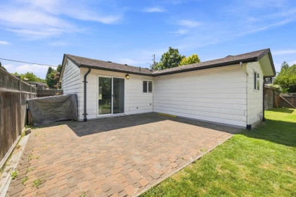 Garage Interior Photo of 26647 30a Avenue, Langley, BC