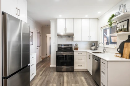 Kitchen Island Photo of 8326 Royal Oak Avenue, Burnaby, BC
