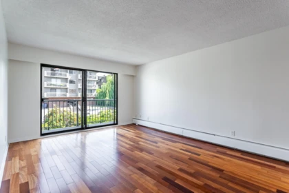 Breakfast Nook Photo of 209 275 W 2nd Street, North Vancouver, BC