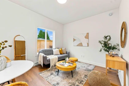 Garden / Landscaping Photo of 5841 48a Avenue, Ladner, BC