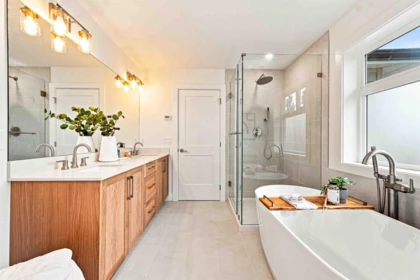 Guest Bathroom Photo of 5841 48a Avenue, Ladner, BC