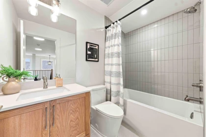 Hallway Photo of 5841 48a Avenue, Ladner, BC