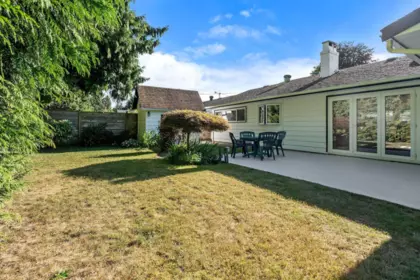 Front Yard Photo of 1216 Pinewood Crescent, North Vancouver, BC