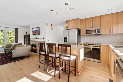 Kitchen Photo of 1216 Pinewood Crescent, North Vancouver, BC