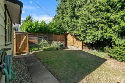 Swimming Pool Photo of 1216 Pinewood Crescent, North Vancouver, BC