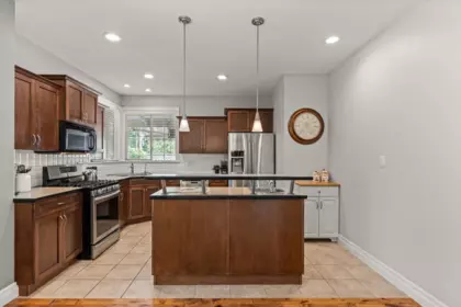 Breakfast Nook Photo of 5877 Garrison Boulevard, Chilliwack, BC