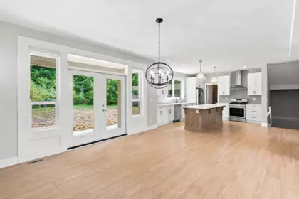 Kitchen Island Photo of 47024 Quarry Road, Chilliwack, BC