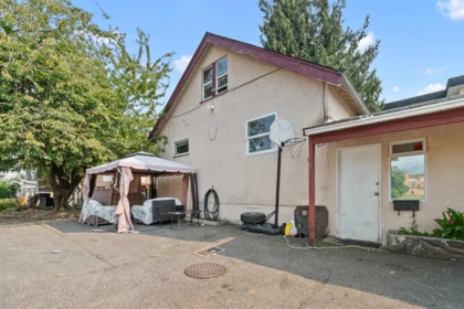 Breakfast Nook Photo of 9475 Williams Street, Chilliwack, BC