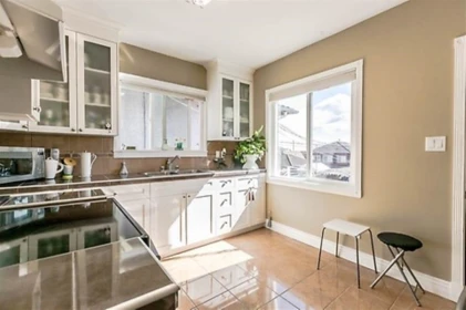 Breakfast Nook Photo of 586 E 60th Avenue, Vancouver, BC