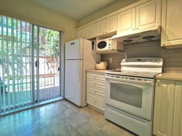 Kitchen Island Photo of 6 7488 Salisbury Avenue, Burnaby, BC